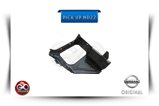 Siyah plastik otomobil yedek parça; Nissan Original etiketli, parça gövdesi görünüyor