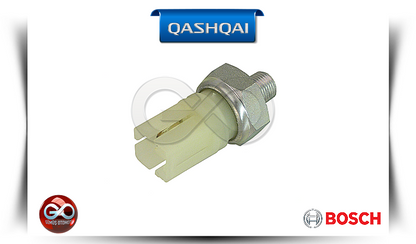 Otomotiv basınç sensörü, dişli metal gövde ve plastik soketli bağlantı.