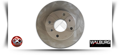 Ön fren diski takımı; yüzey dokulu metal disk, merkez boşluğu ve bağlantı delikleri var.