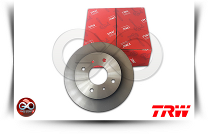 Arka fren diski, ventilajlı gri metal disk; cıvata delikleri ve merkez boşluğu var.