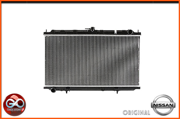 Siyah motor radyatörü, geniş dikey petekli ön panel